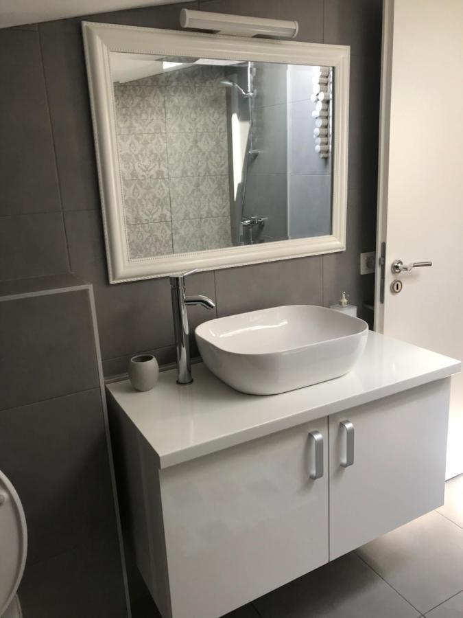 Vinišće Apartment Laguna מראה חיצוני תמונה