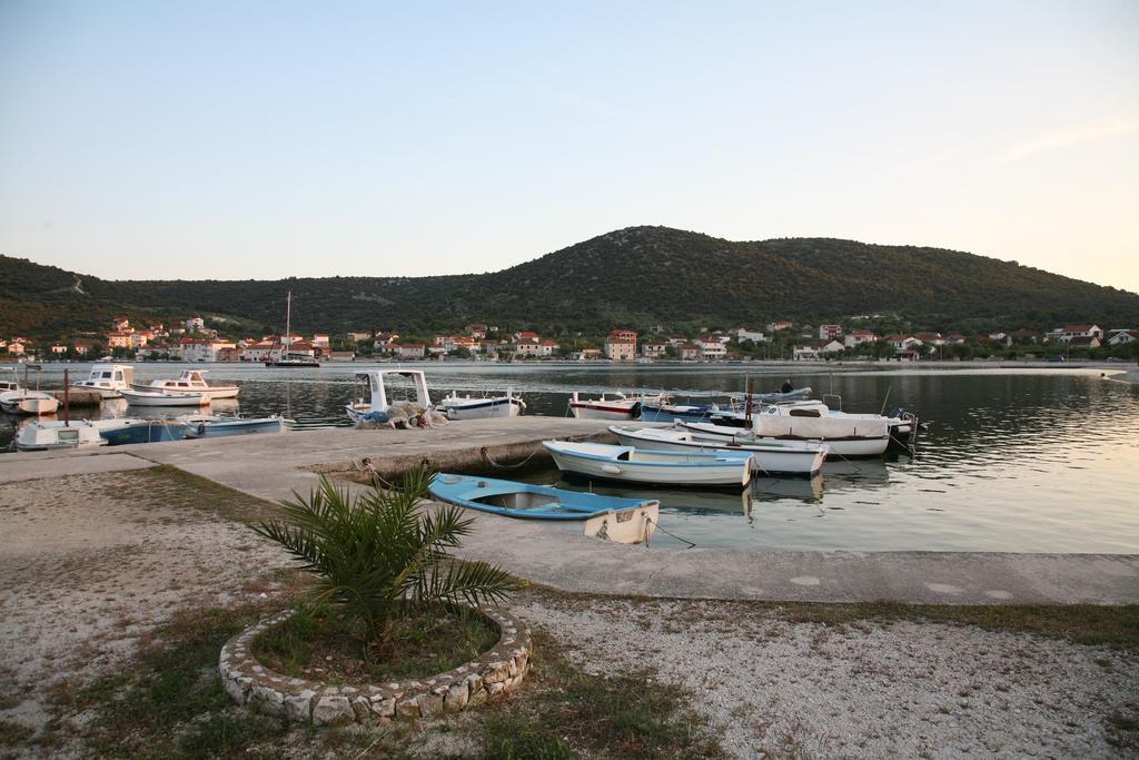 Vinišće Apartment Laguna מראה חיצוני תמונה