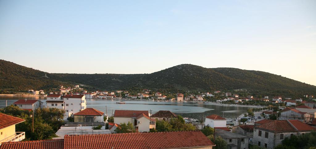 Vinišće Apartment Laguna מראה חיצוני תמונה